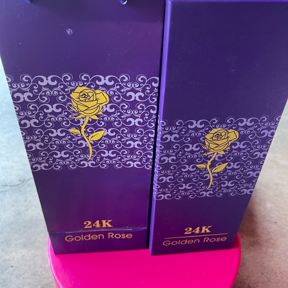 Gold roses, gift set, new, 12 Roses - Picture 3 of 3